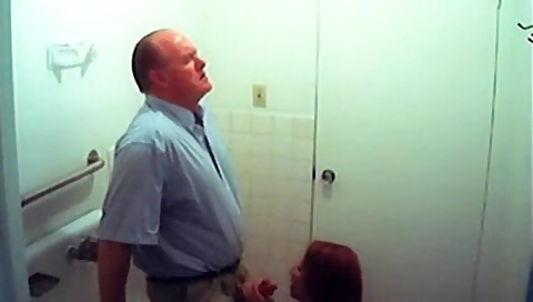 Bathroom Babe Sucks Dick With Scandalous Gfs