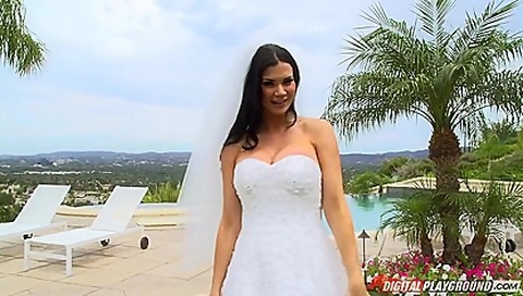 Jasmine Jae - Great Looking Bride Is Fucking Her Lover
