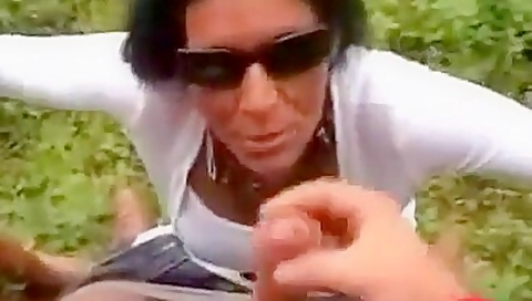 Geile Deutsche Milf Gibt Blasen Und Erhlt Mouthcums